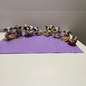 Lot of 8 Merry Moo figurines